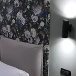 Palazzo Ferrara 1952 Alojamento de Acomodação e Pequeno-almoço Nápoles