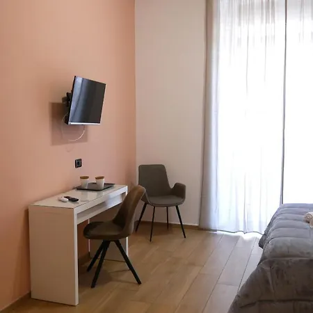 Palazzo Ferrara 1952 Bed and Breakfast *